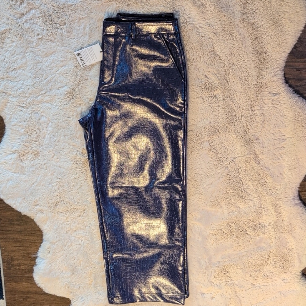 The Noli Shop Croc Navy Straight Leg Pants